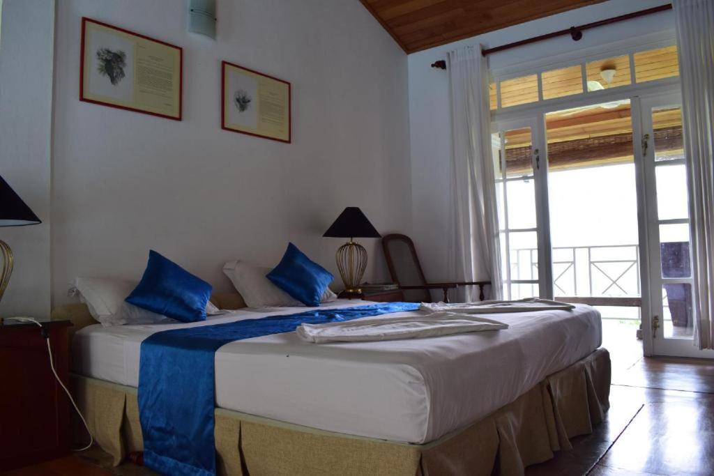 Forest Edge Hotel Ginigathena Экстерьер фото