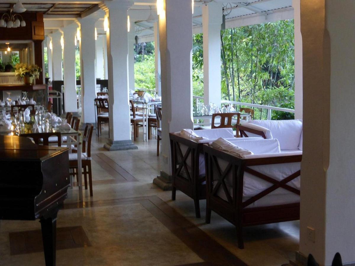 Forest Edge Hotel Ginigathena Экстерьер фото